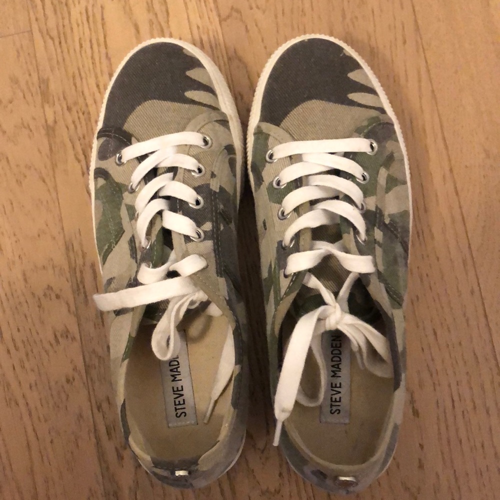 Steve Madden Camo Sneakers. Worn once!